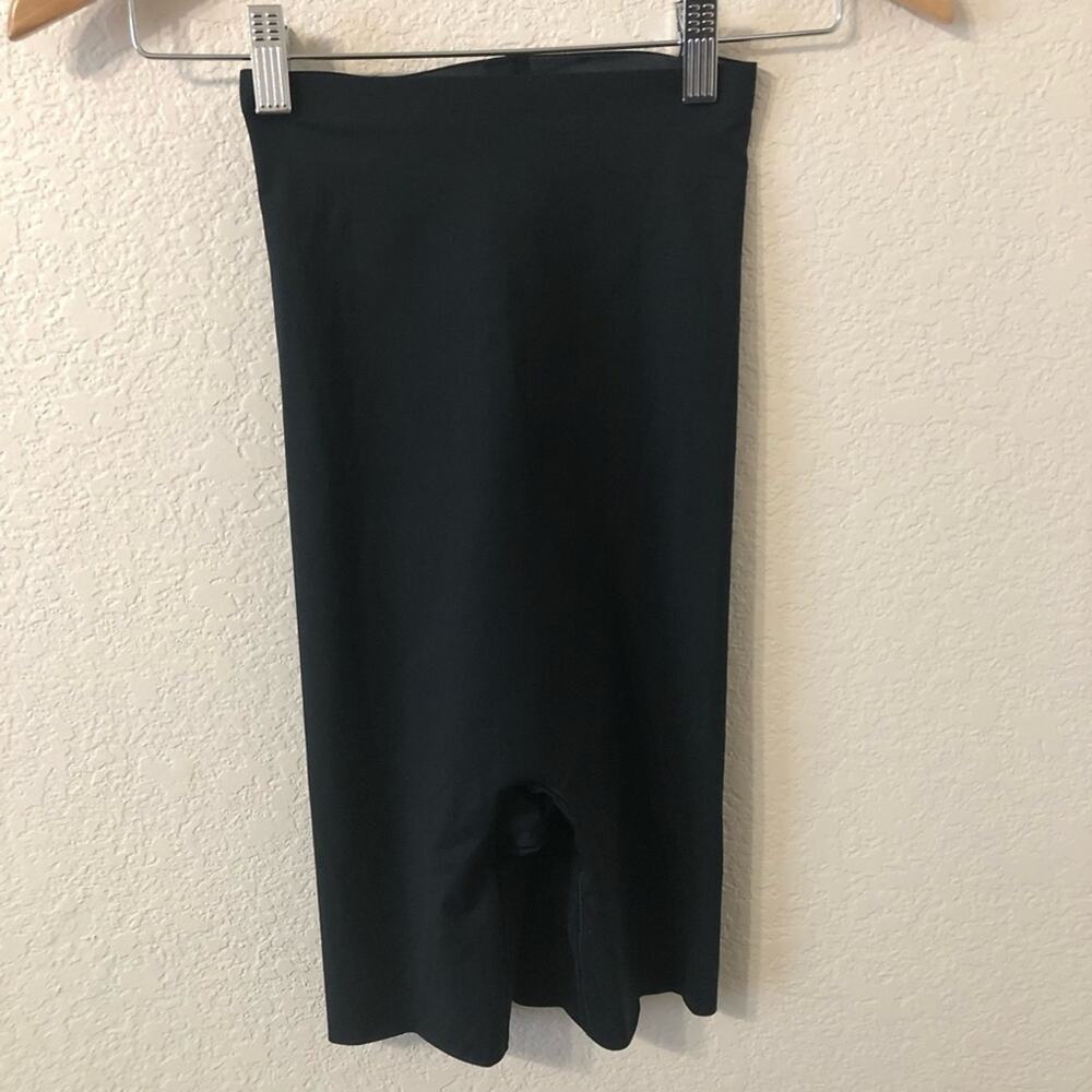 SPANX Highwaisted Shorts Shapewear in Black - Size S